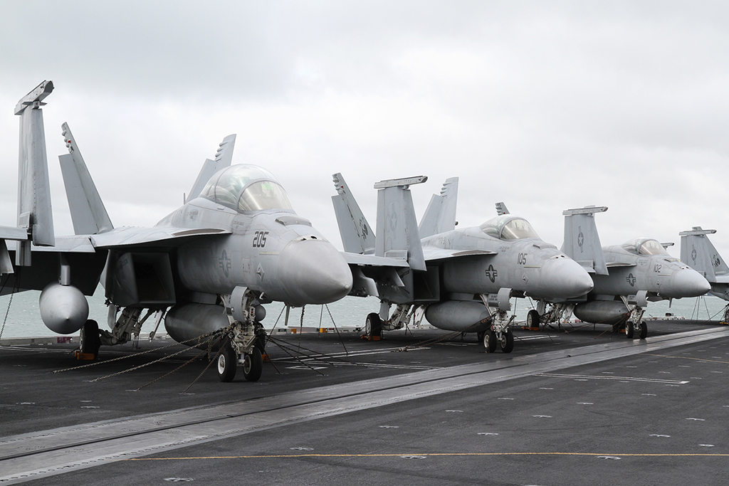 CVN77_73