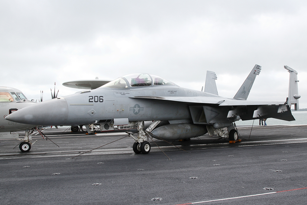 CVN77_75
