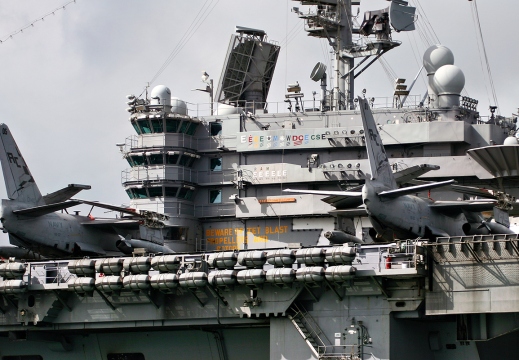 CVN75 060405 132