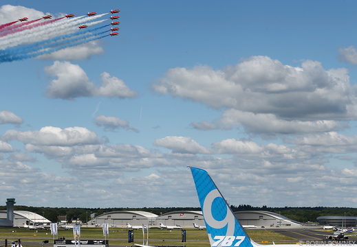 Farnborough opening flypast