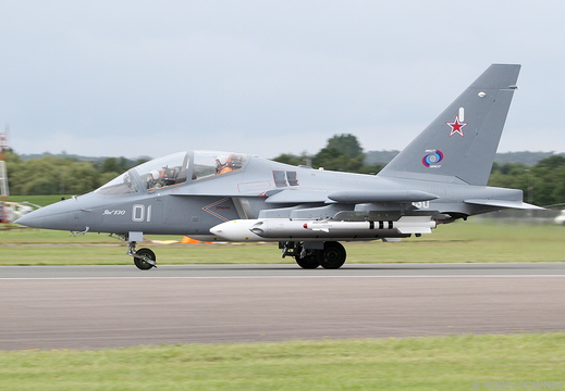 Yak-130 Mitten - 01 WHITE