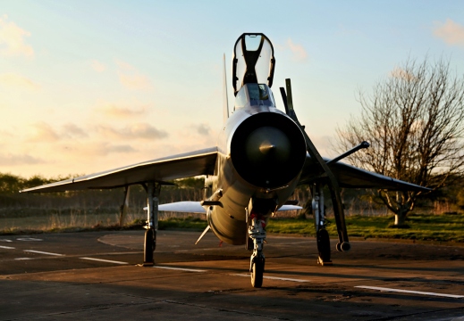 Lightning F6 - XR724/AE - 5(F) Sqn - Royal Air Force - Lightning Association