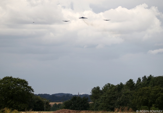 Avro 3 Sisters - Lancaster B1, Lancaster X, Vulcan B2