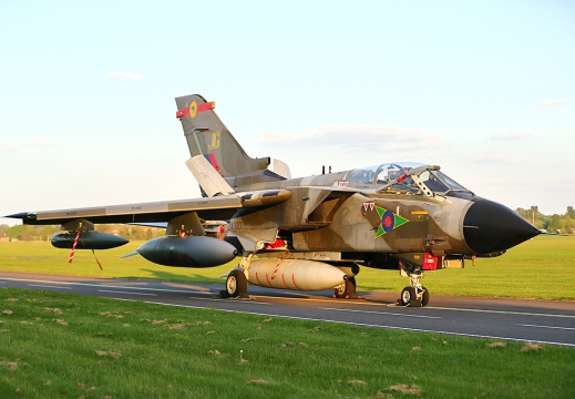Tornado GR1T - ZA320/JG - 27 Sqn - Royal Air Force