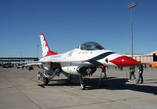 F-16C Fighting Falcon - 92-3880/1 - Thunderbirds