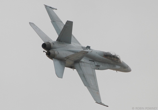 CF-188B Hornet - 188913/913 - 410 Sqn Cougars