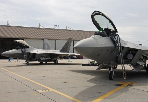 F-22A Raptors - 04-4082/FF & 03-4050/FF - 149FS/192FW