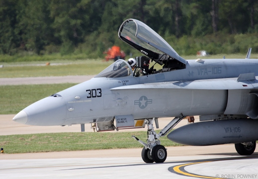 F/A-18C Hornet - 163730/AD-303 - VFA-106 Gladiators